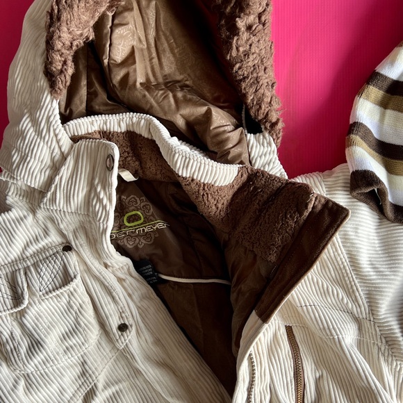 Gorgeous, Obermeyer, thick corduroy jacket, and Roxy beanie - Picture 2 of 9